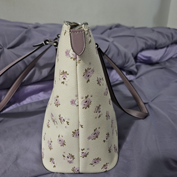 Coach Bag - Picture 6 of 10